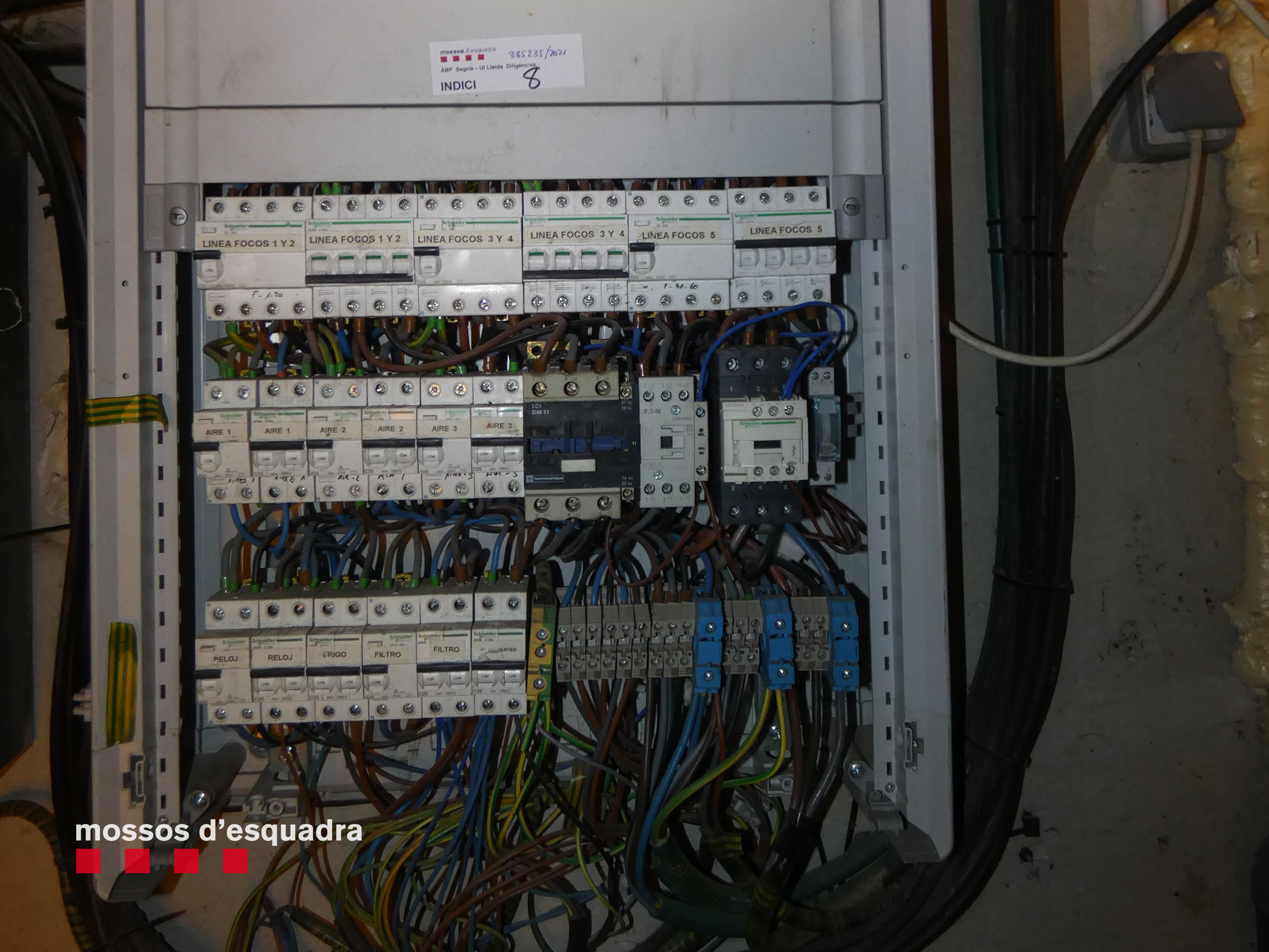 Imatge del quadre elèctric que feia funcionar làmpades, transformadors, ventiladors i extractors 